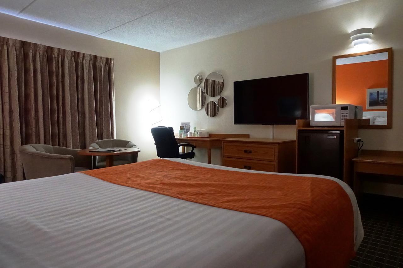 Howard Johnson By Wyndham